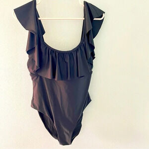 Gianni Bini black ruffle swimsuit size large